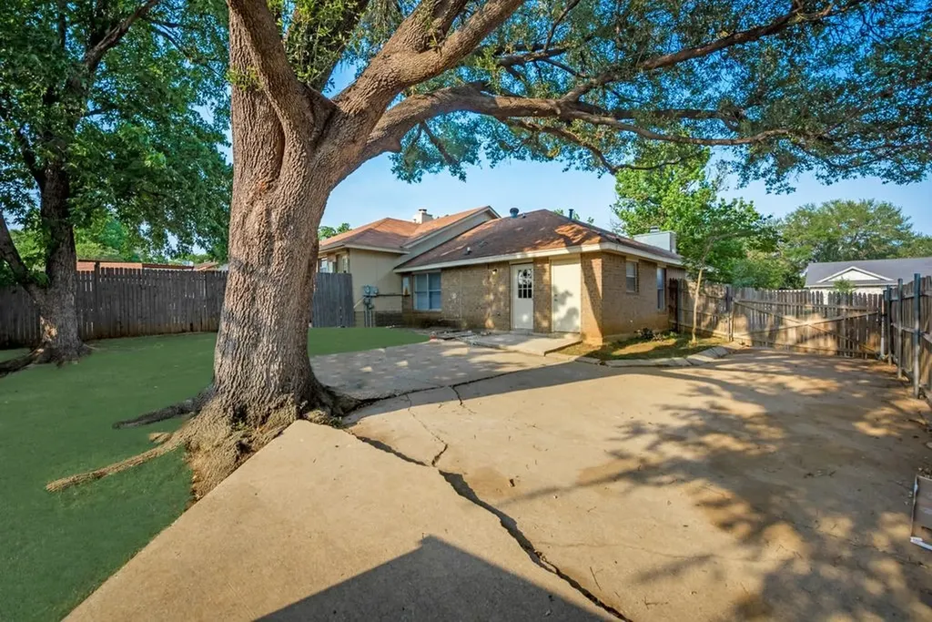 2925 Kathleen Lane Euless TX 76039