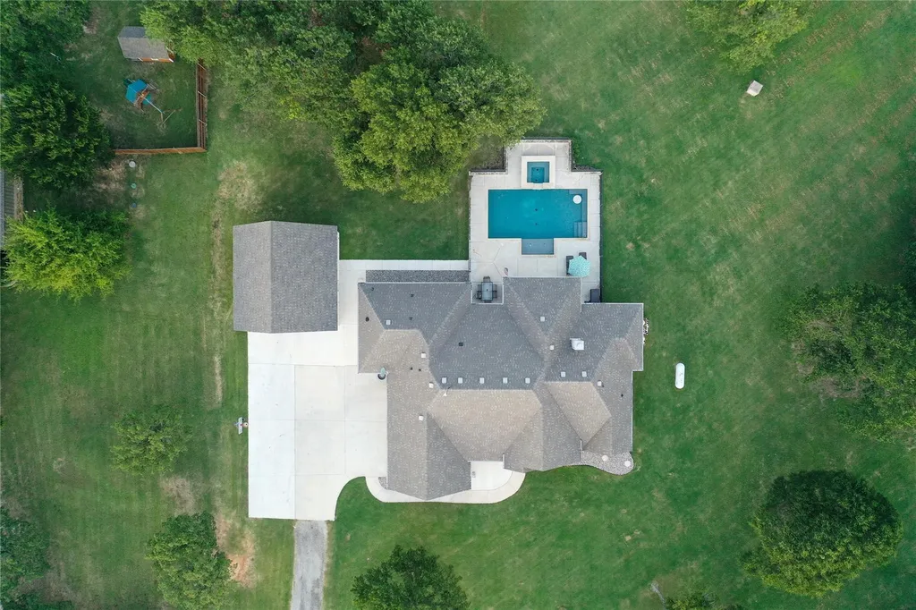 1945 County Road 1111 Decatur TX 76234
