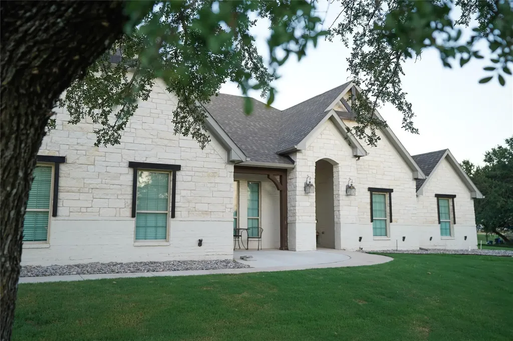 1945 County Road 1111 Decatur TX 76234
