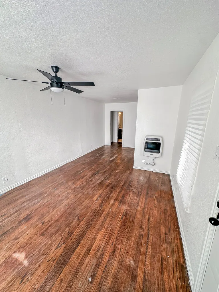 2404 Colony Court Dallas TX 75235
