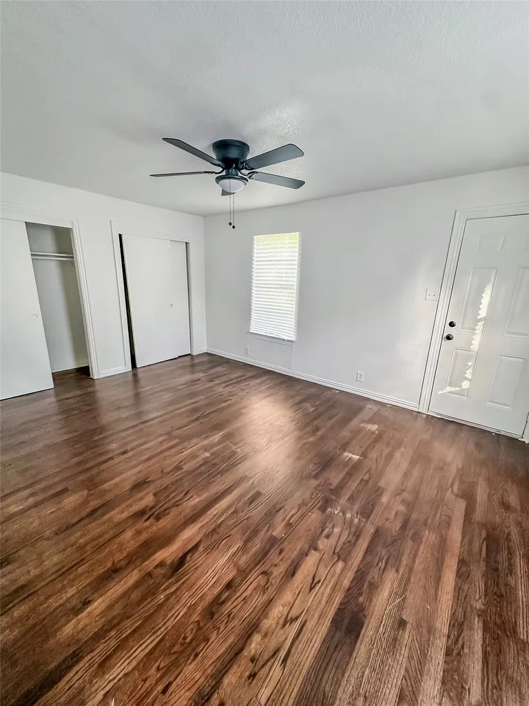 2404 Colony Court Dallas TX 75235