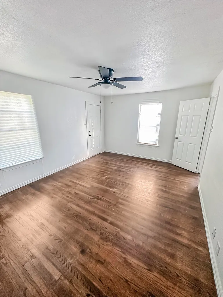 2404 Colony Court Dallas TX 75235