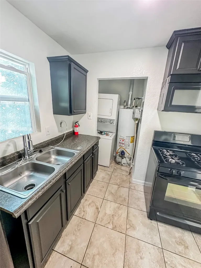 2404 Colony Court Dallas TX 75235