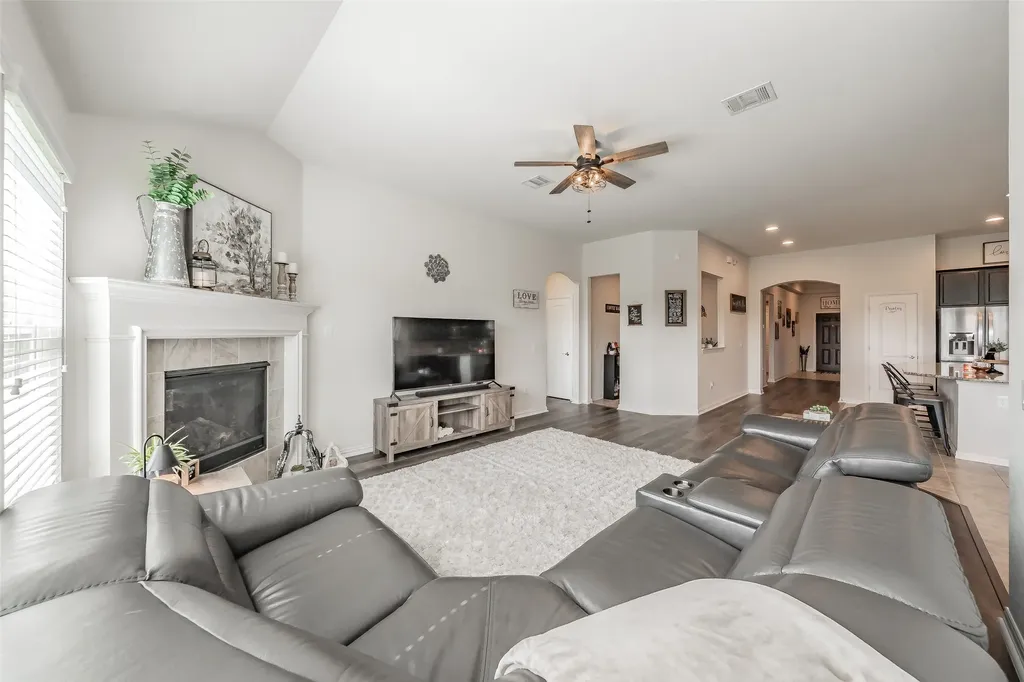 3705 Cicada Lane Mansfield TX 76084