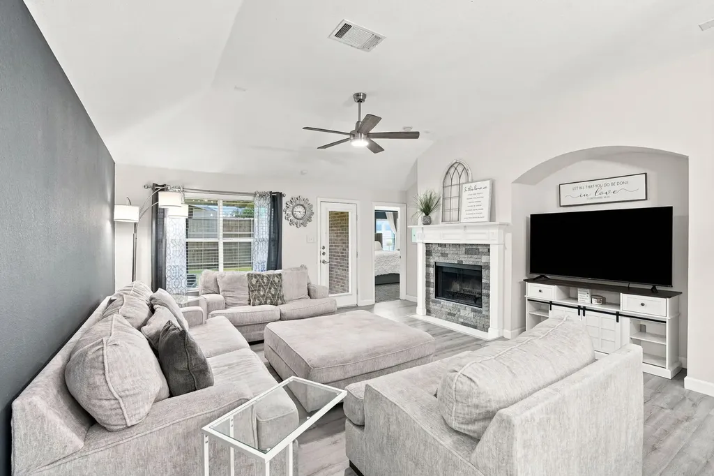5205 Medallion Court Midlothian TX 76065