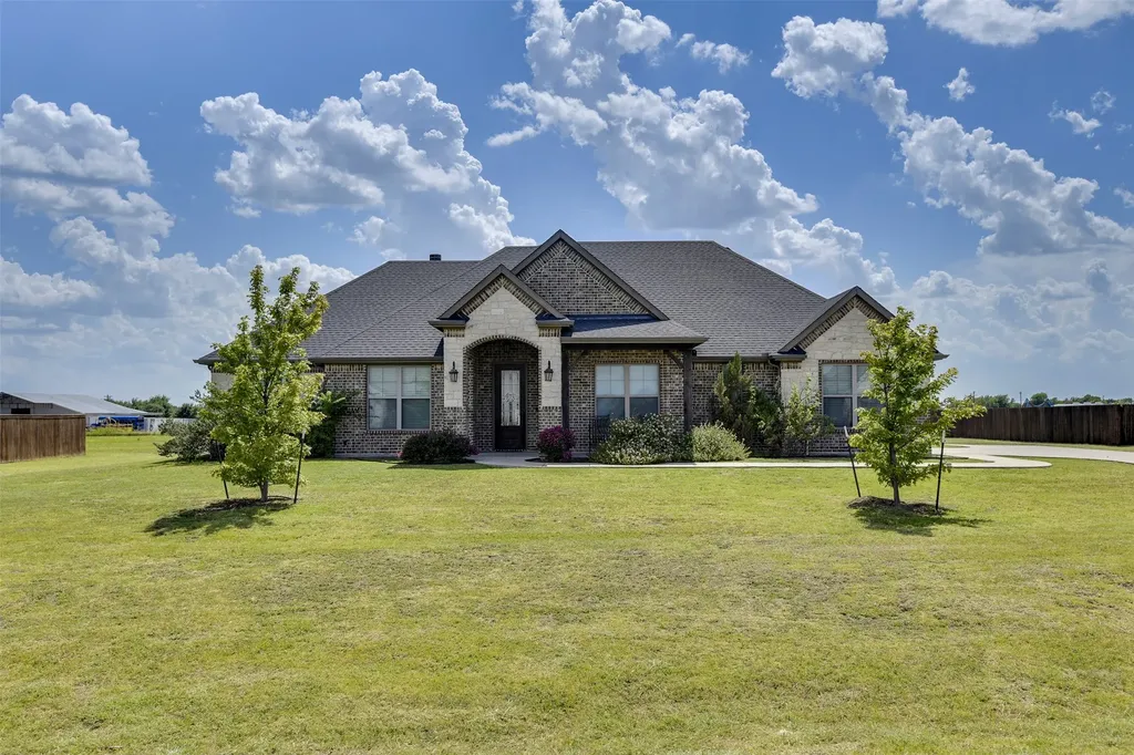 201 Evening Fire Drive Waxahachie TX 75167