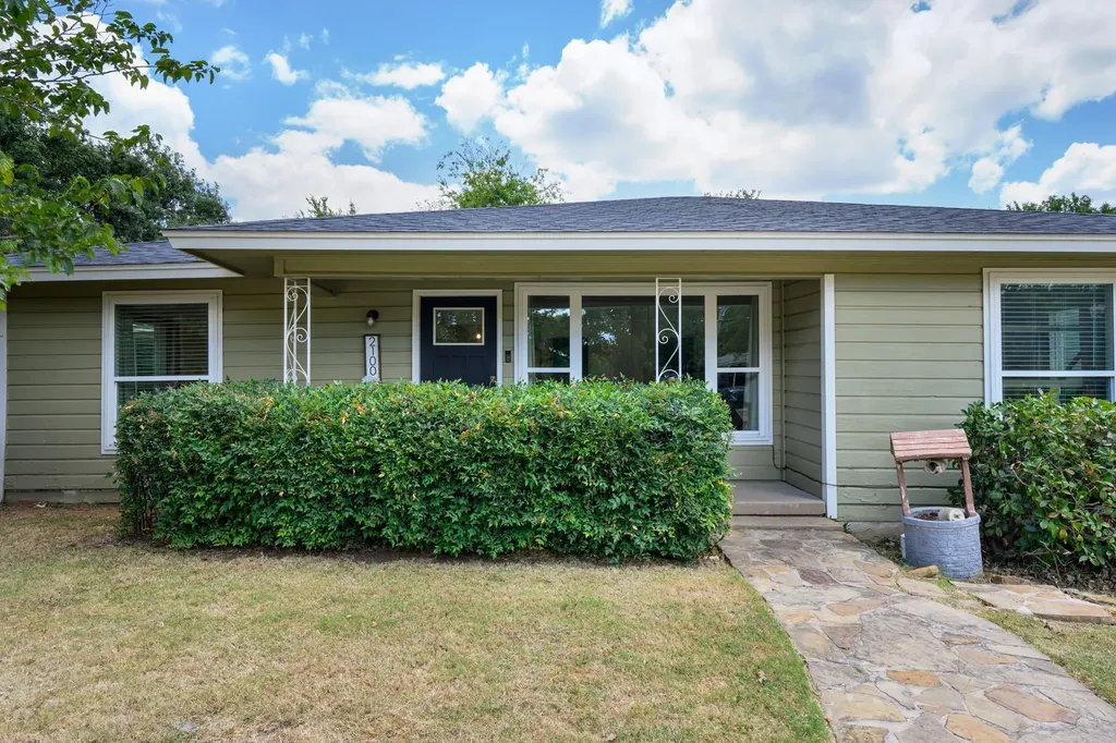 2100 NW 4th Avenue Mineral Wells TX 76067