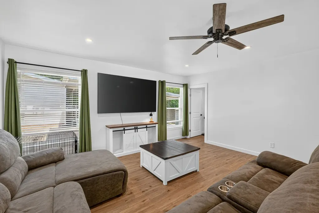 2100 NW 4th Avenue Mineral Wells TX 76067