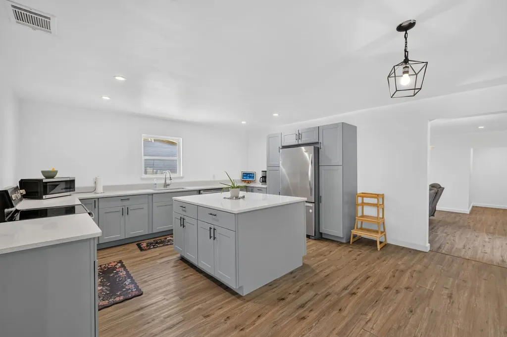 2100 NW 4th Avenue Mineral Wells TX 76067
