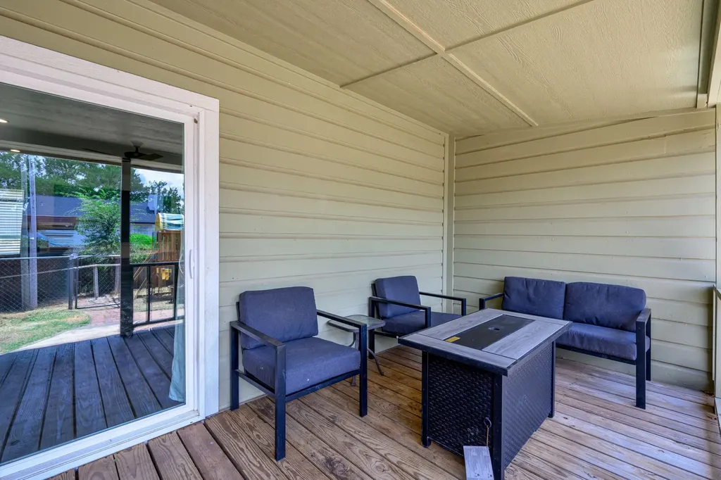 2100 NW 4th Avenue Mineral Wells TX 76067