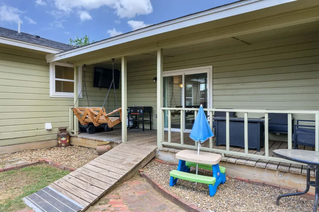 2100 NW 4th Avenue Mineral Wells TX 76067