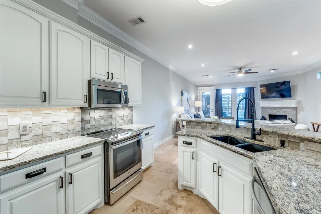 2608 N Garrett Avenue Dallas TX 75206