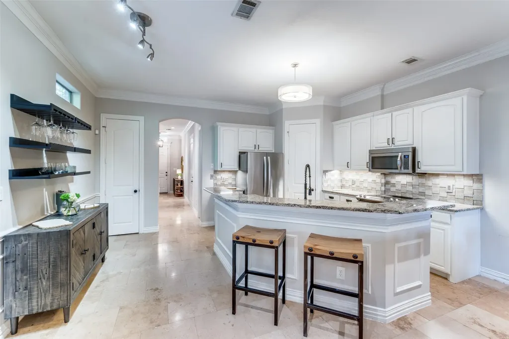 2608 N Garrett Avenue Dallas TX 75206
