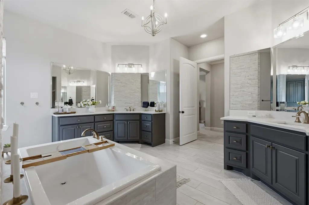 600 W Hill Drive Aledo TX 76008