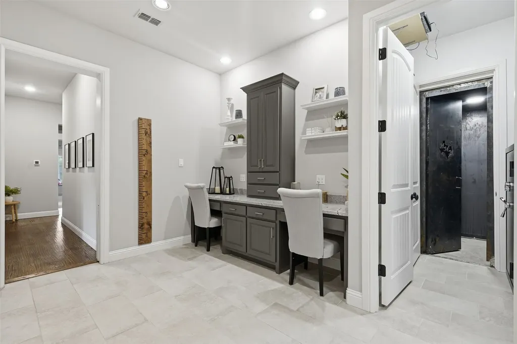 600 W Hill Drive Aledo TX 76008