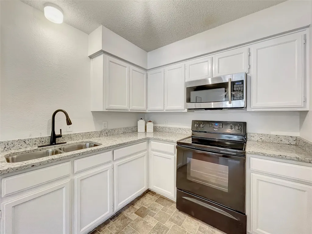7002 Lincoln Drive North Richland Hills TX 76182