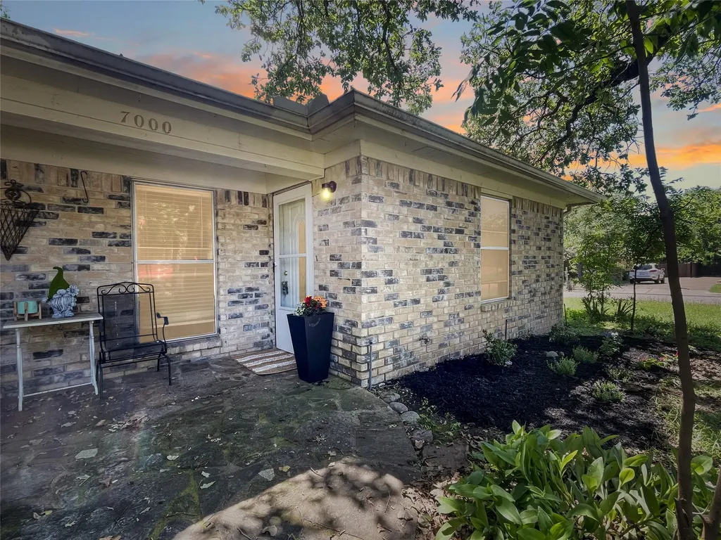 7002 Lincoln Drive North Richland Hills TX 76182