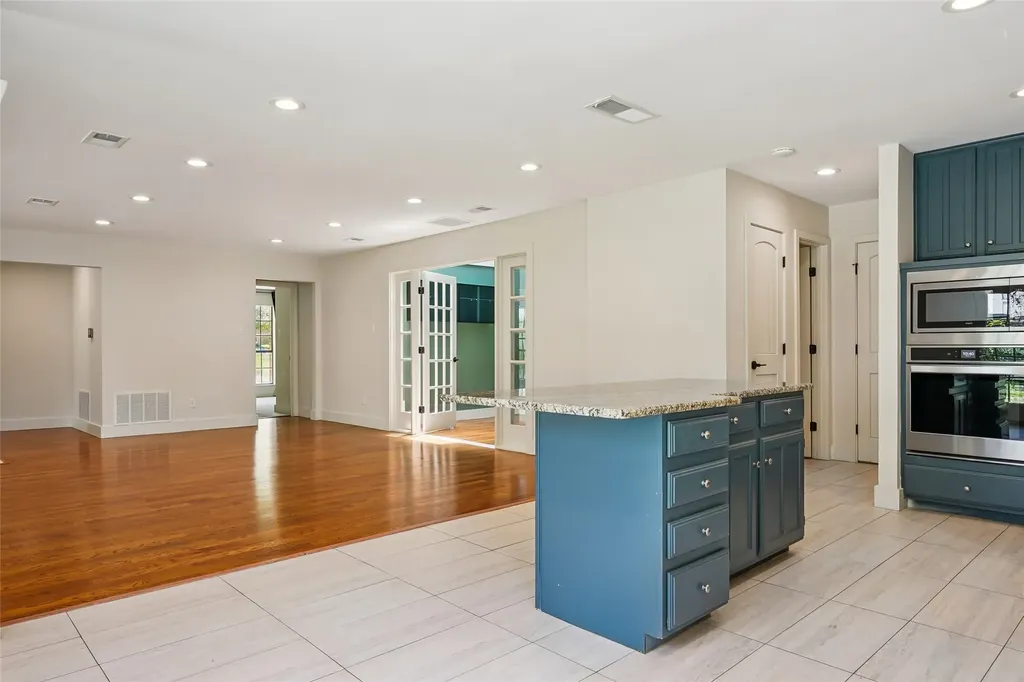 14815 Surveyor Boulevard Addison TX 75001