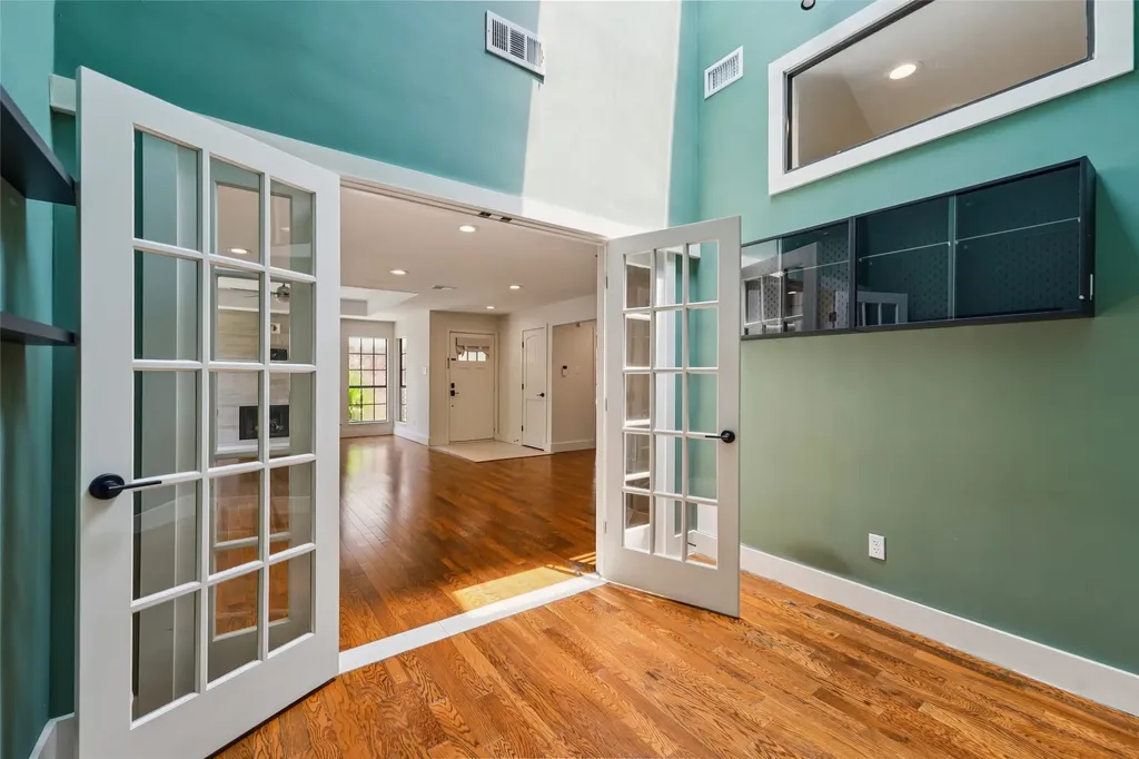 14815 Surveyor Boulevard Addison TX 75001