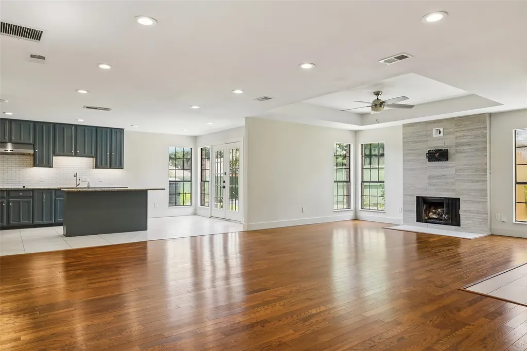 14815 Surveyor Boulevard Addison TX 75001