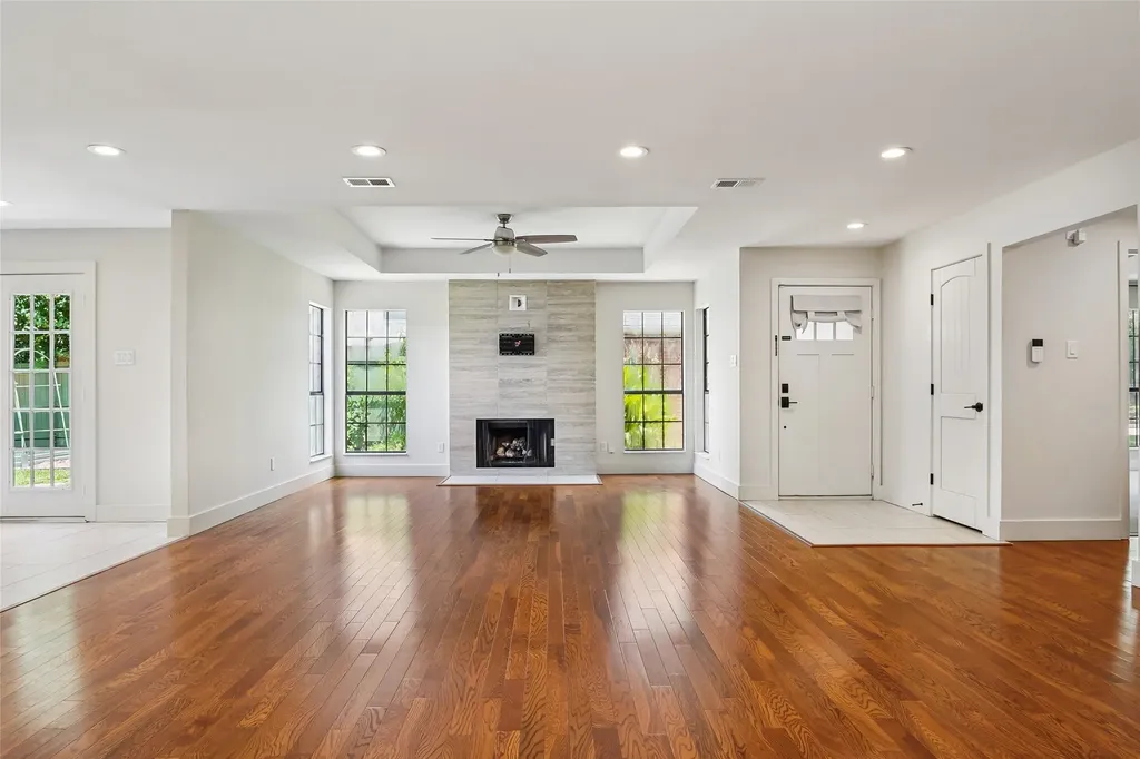 14815 Surveyor Boulevard Addison TX 75001