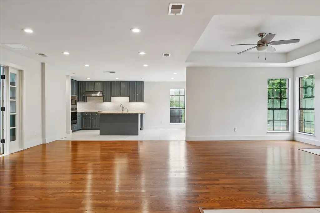 14815 Surveyor Boulevard Addison TX 75001