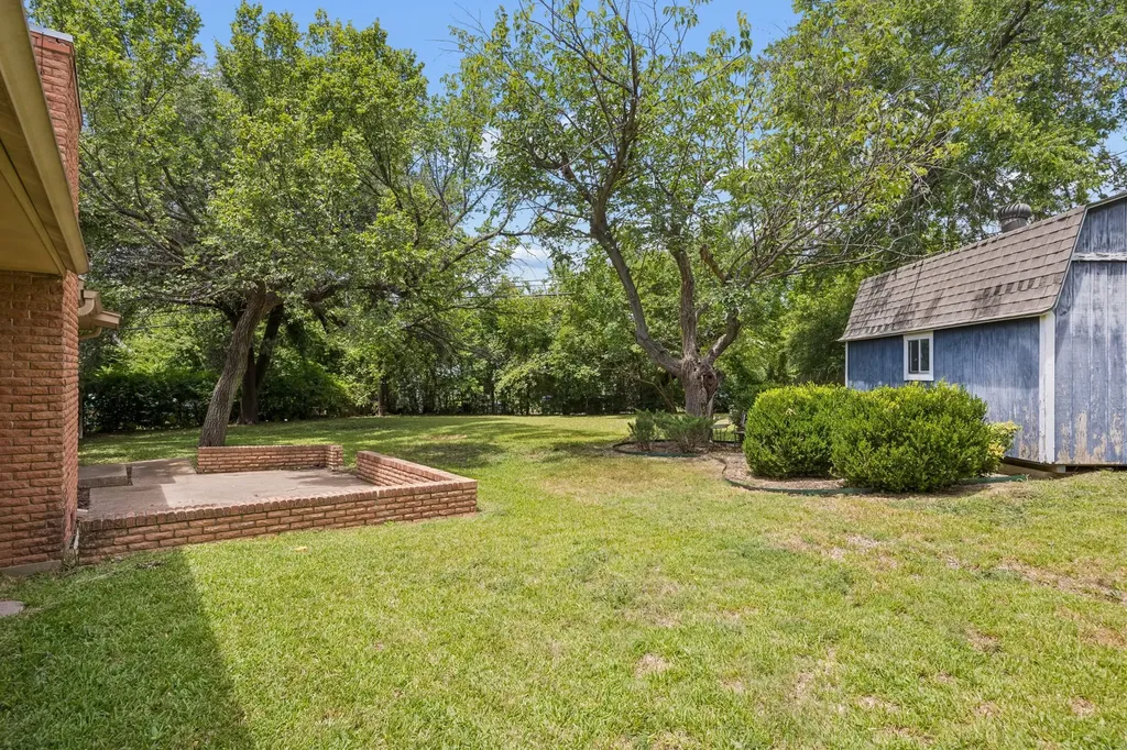 1034 8th Street Grand Prairie TX 75050