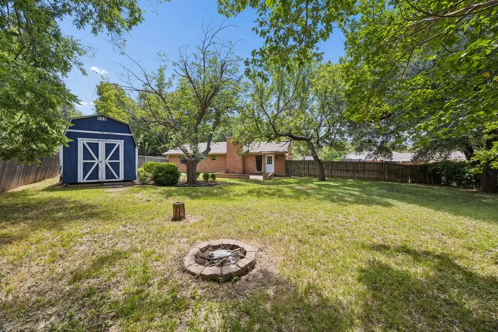 1034 8th Street Grand Prairie TX 75050