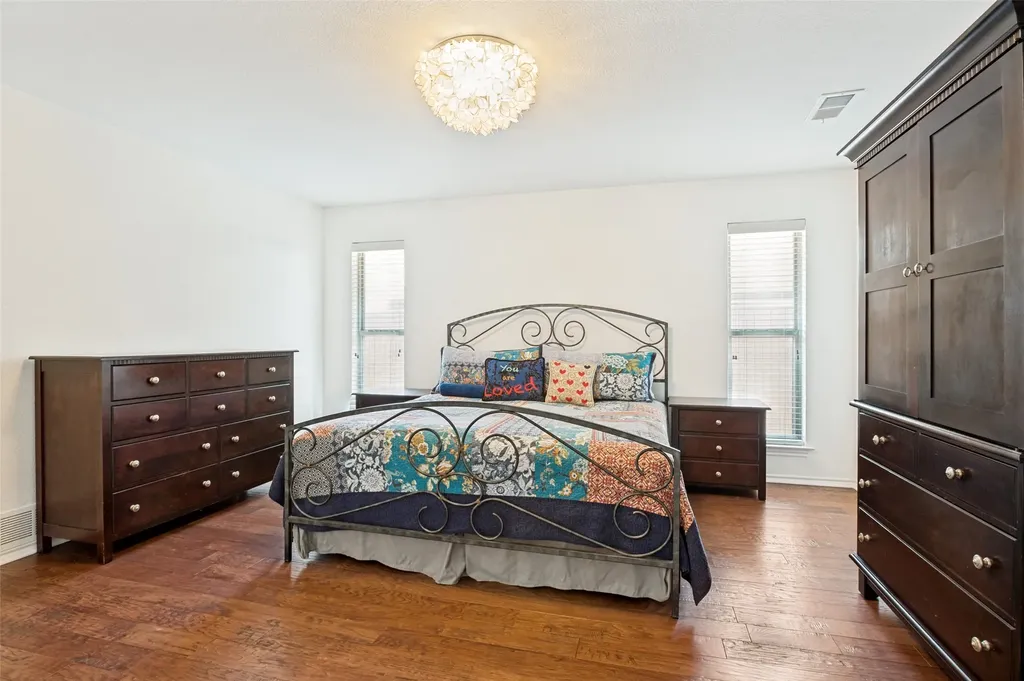1005 De Pauw Drive Arlington TX 76012