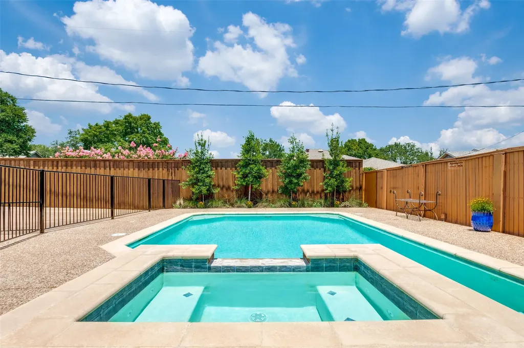 1005 De Pauw Drive Arlington TX 76012