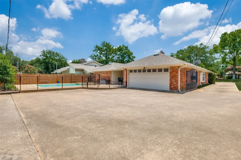 1005 De Pauw Drive Arlington TX 76012