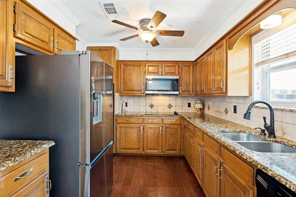 1005 De Pauw Drive Arlington TX 76012