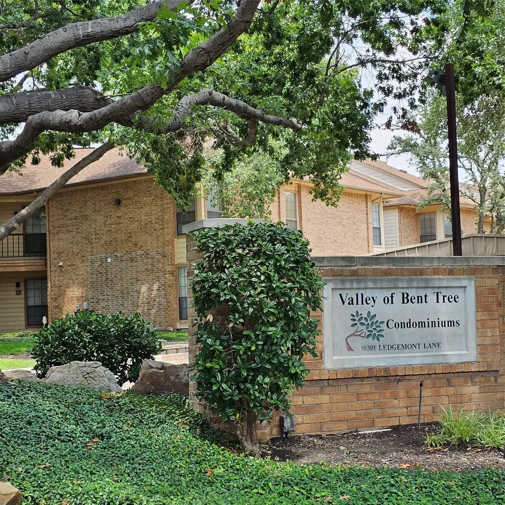 16301 Ledgemont Lane Addison TX 75001