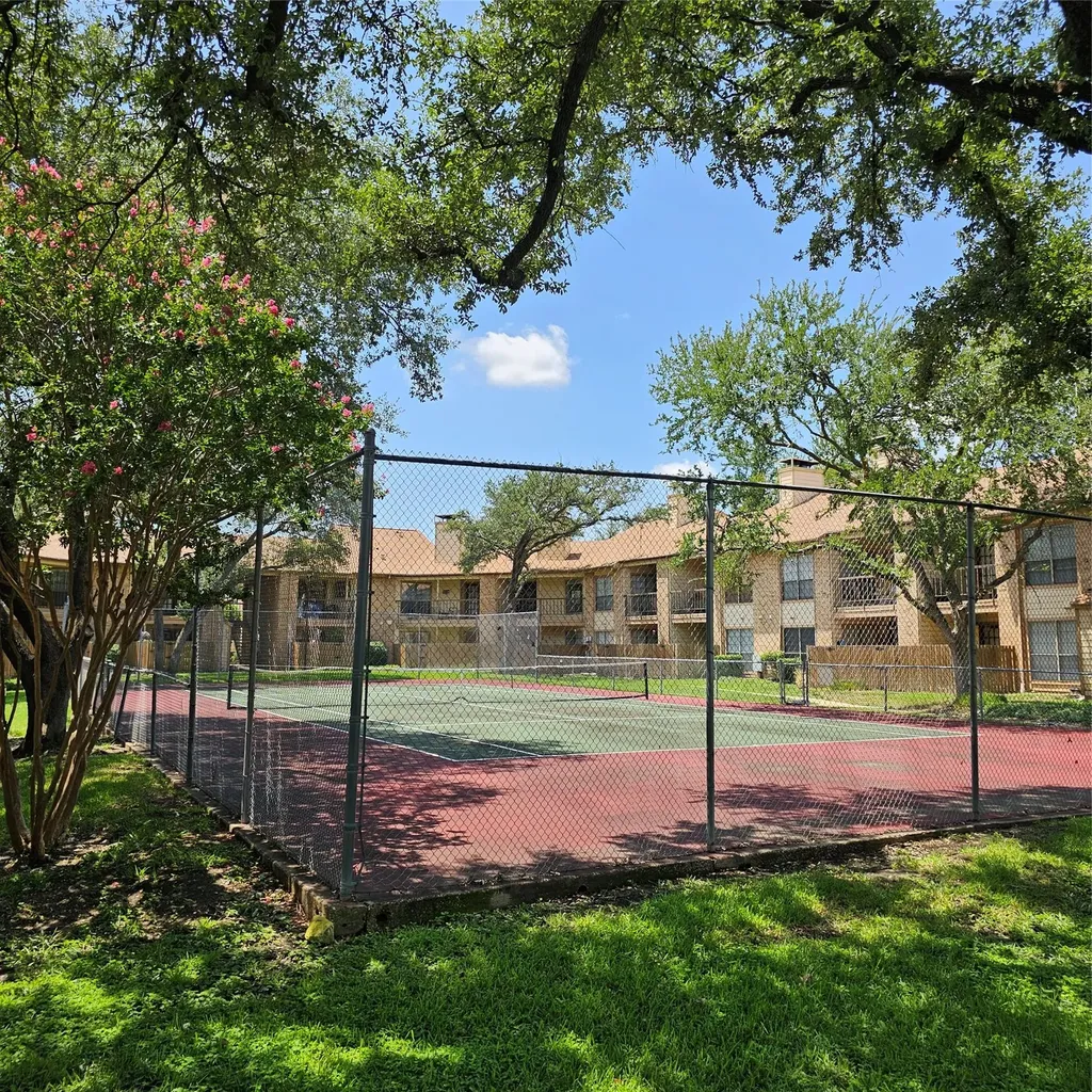 16301 Ledgemont Lane Addison TX 75001
