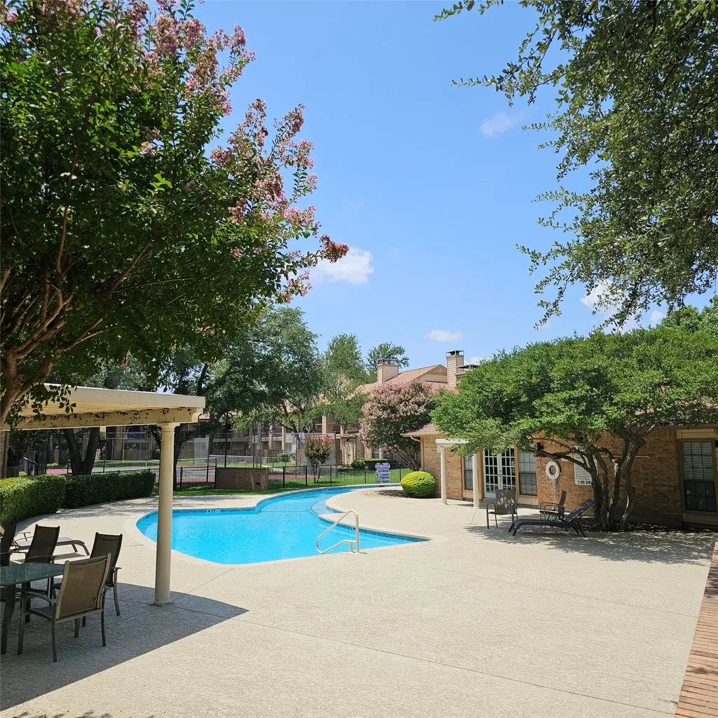 16301 Ledgemont Lane Addison TX 75001