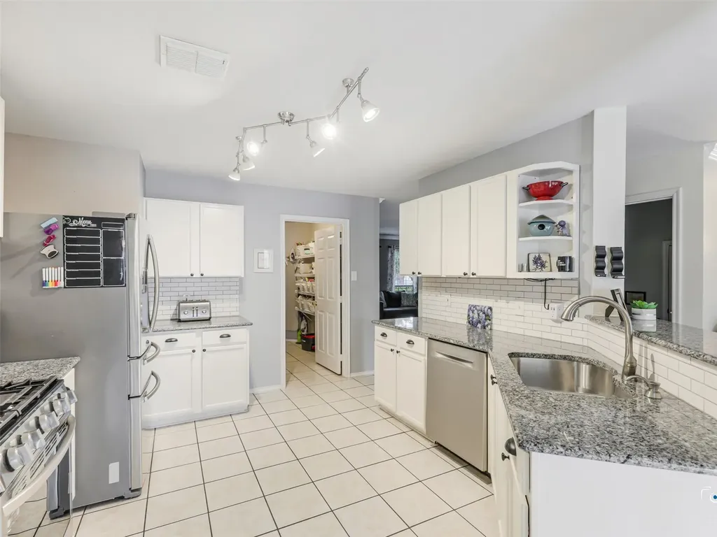 1609 Timberline Lane Sherman TX 75092
