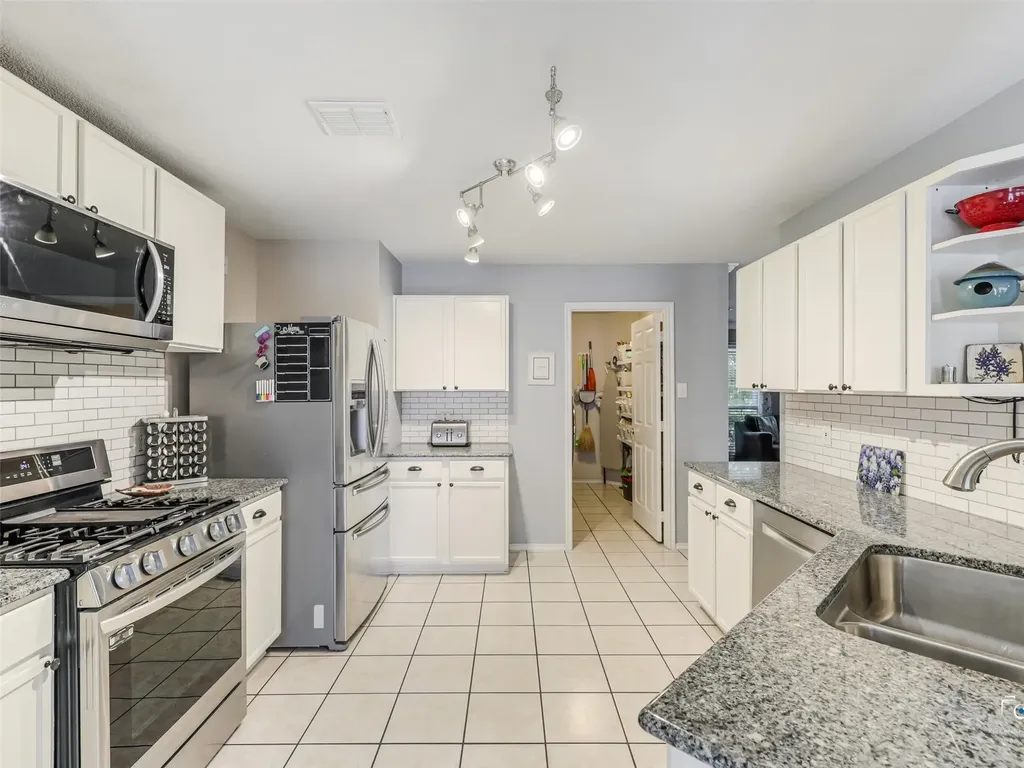 1609 Timberline Lane Sherman TX 75092