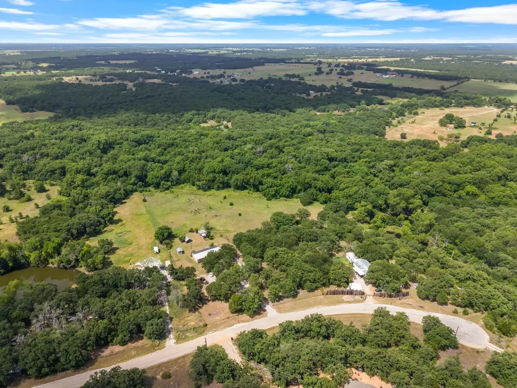 439 Slayden Drive Sunset TX 76270