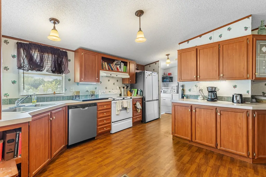 439 Slayden Drive Sunset TX 76270