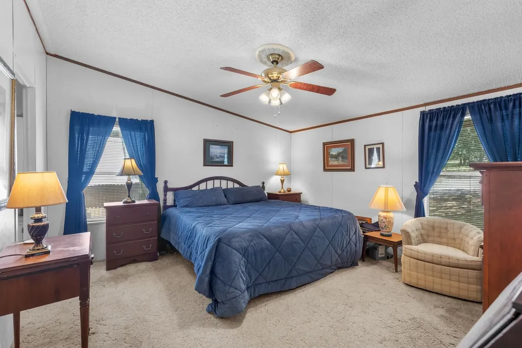 439 Slayden Drive Sunset TX 76270