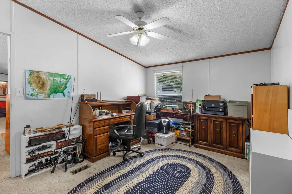 439 Slayden Drive Sunset TX 76270