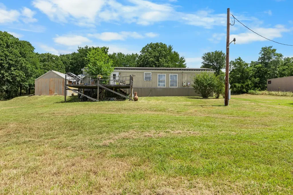 439 Slayden Drive Sunset TX 76270