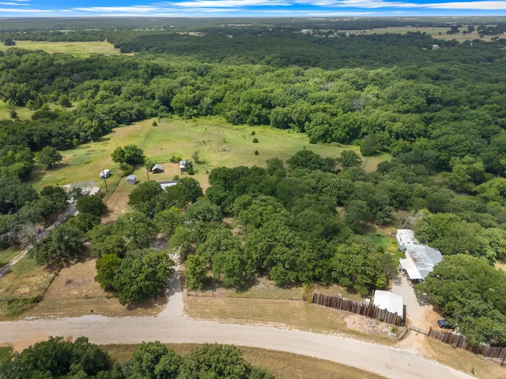 439 Slayden Drive Sunset TX 76270