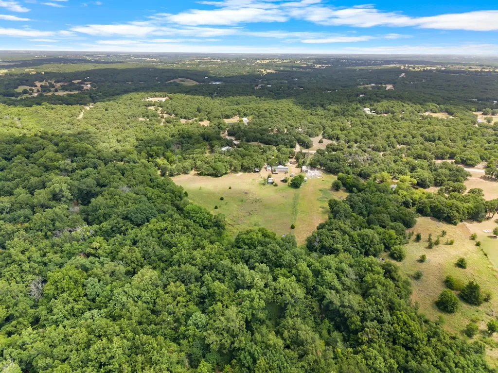 439 Slayden Drive Sunset TX 76270