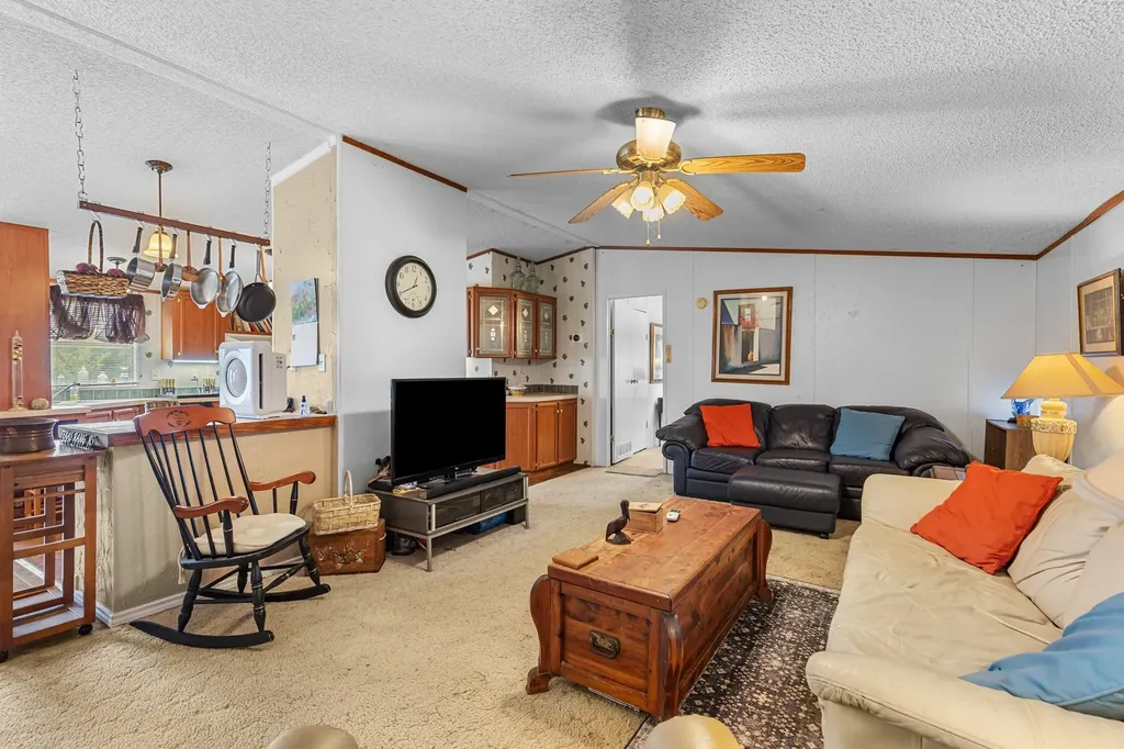 439 Slayden Drive Sunset TX 76270