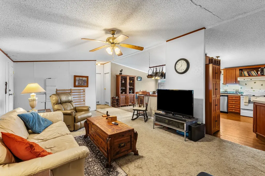 439 Slayden Drive Sunset TX 76270