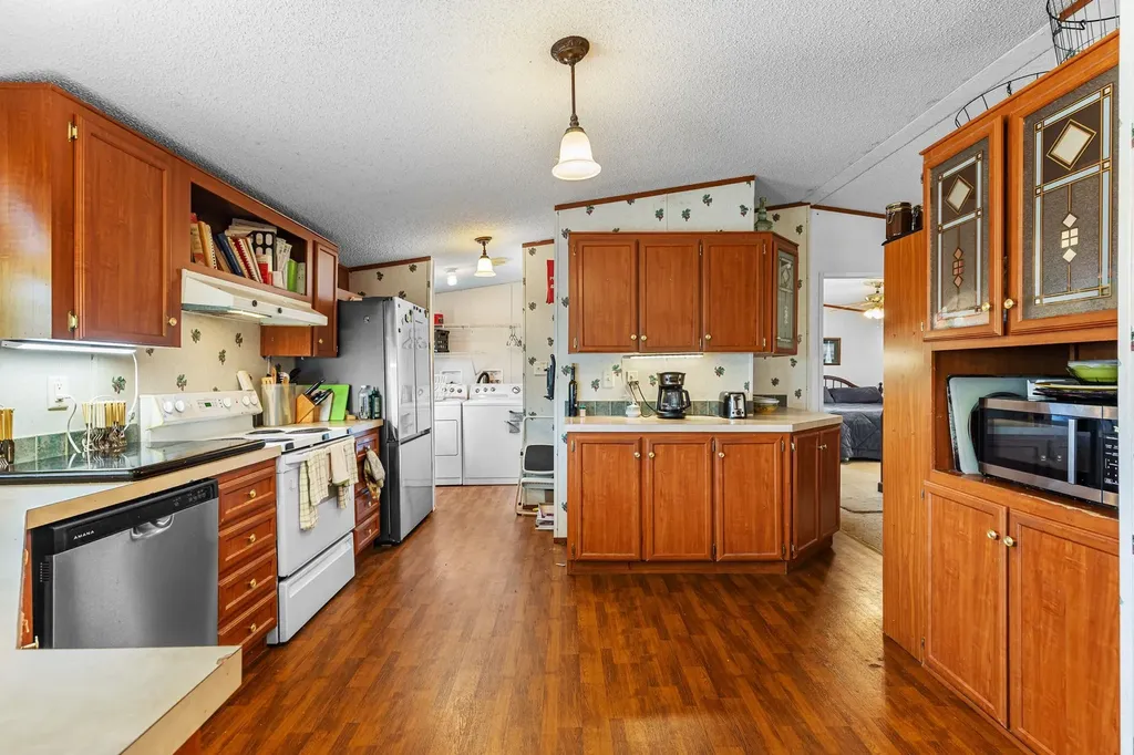 439 Slayden Drive Sunset TX 76270