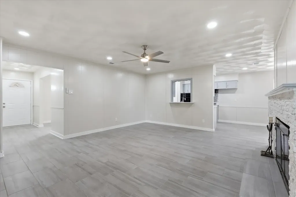 3301 Hillsdale Lane Garland TX 75042
