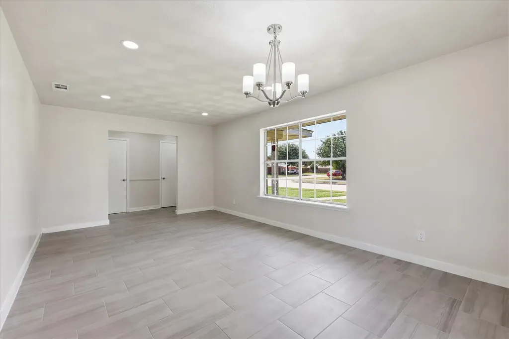 3301 Hillsdale Lane Garland TX 75042