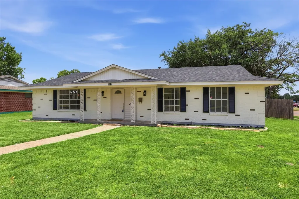 3301 Hillsdale Lane Garland TX 75042
